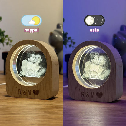 EmlékKristály™ 3D Egyedi Fotó Kristály Lámpa - LED világítás Fa keret, Különleges Ajándék a Szerelmednek, Állatodnak, Családodnak, Szülinapra